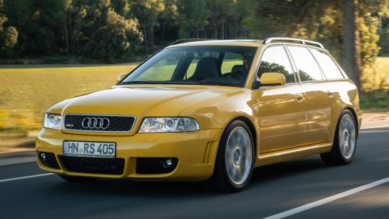 Audi RS 4 Avant (B5) Imola geel (2000) zijkant schuin links voor