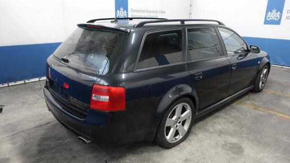 Audi RS 6 Avant (4E, C5) Zwart (2003) zijkant rechts achter