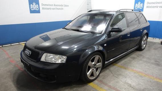 Audi RS 6 Avant (4E, C5) Zwart (2003) zijkant links schuin voor