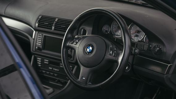 BMW M5 (E39) blauw (2001) interieur dashboard stuurwiel