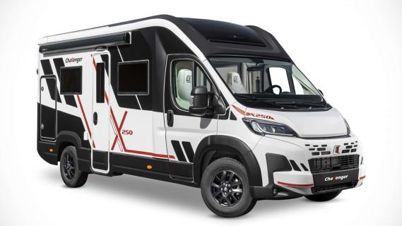 Challenger X150 camper PHEV (2024) zijkant rechts schuin voor