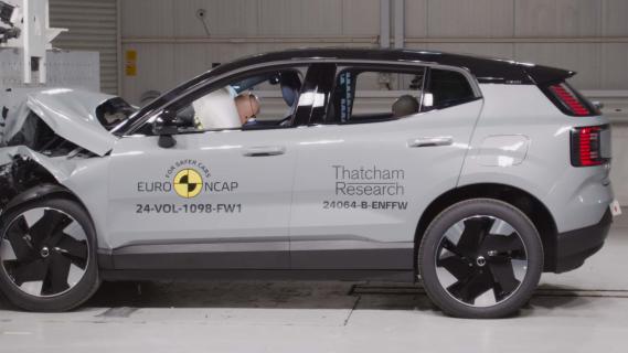 Volvo EX30 grijs zijkant crash Euro NCAP (2024)