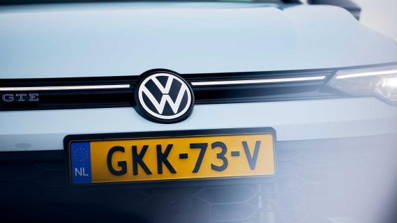 VW Golf GTE verlicht logo badge