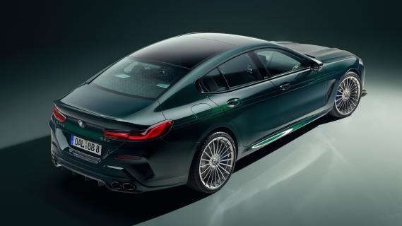 Alpina B8 GT Gran Coupé (G16) groen (2025) zijkant rechts achter schuin hoog