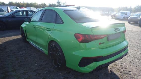 Audi RS 3 limousine (8Y) Kyalami groen (2022) Domeinen zijkant links achter schuin