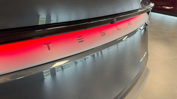 Tesla Model Y nieuw achterlicht