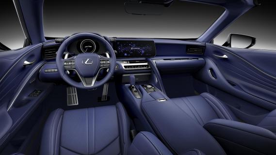 Lexus LC500 Ultimate Edition (URZ100) wit (2025) wit interieur blauw dashboard