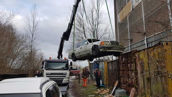 Achtergelaten Mercedes met 1 miljoen kilometer op de teller