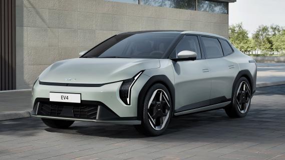 Kia EV4 sedan wit (2025) zijkant links schuin voor laag