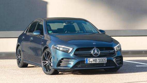 Mercedes-AMG A35 4Matic (V177) blauw (2018) zijkant rechts schuin voor