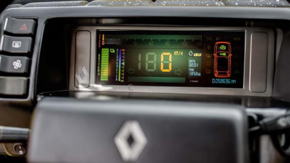 Incar Renault 5 elektromod interieur dashboard