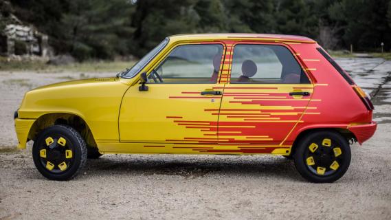 Incar Renault 5 elektromod geel rood zijkant