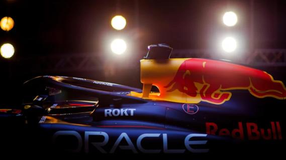 Red Bull RB21 (2025) zijkant links detail lampen