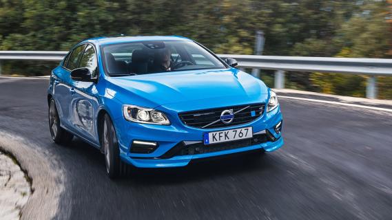 Volvo S60 Polestar blauw (2014) voorzijde door de bocht