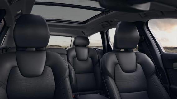 Volvo V90 Ultra Exclusive zwart (2025) interieur achterkant