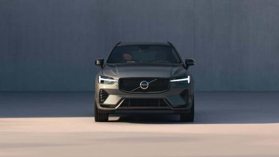 Vernieuwde Volvo XC60 grijs (2025) voorzijde