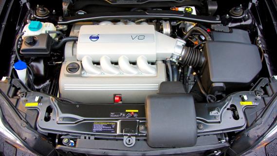 Volvo XC90 V8 B8444S motorblok bovenaanzicht