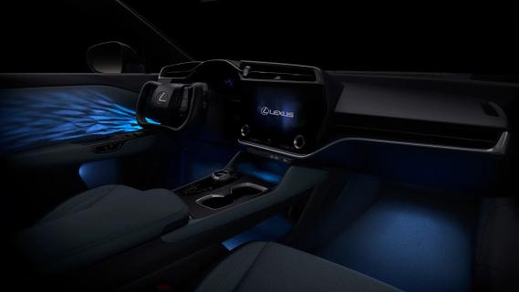 Lexus RZ550e Direct4 zilvergrijs bitone (2025) interieur dashboard verlichting sfeer