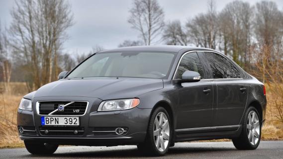 Nilsson Volvo S80 300 LWB grijs (2009) zijkant links voor schuin