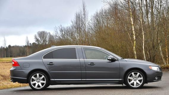 Nilsson Volvo S80 300 LWB grijs (2009) V8 zijkant rechts