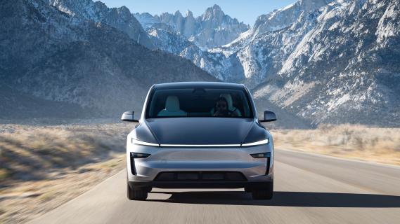 Tesla Model Y Launch Series 2025 review: voorkant rijdend