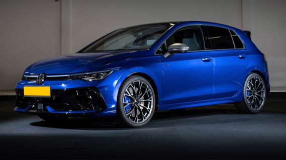 Volkswagen Golf R Lapiz Blue (2025) zijkant links schuin voor