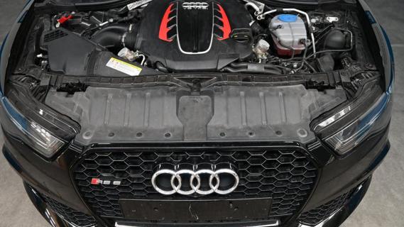 Audi RS 6 Avant Performance (4G, C7) zwart (2018) motor