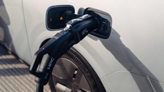 Li Auto Mega laden