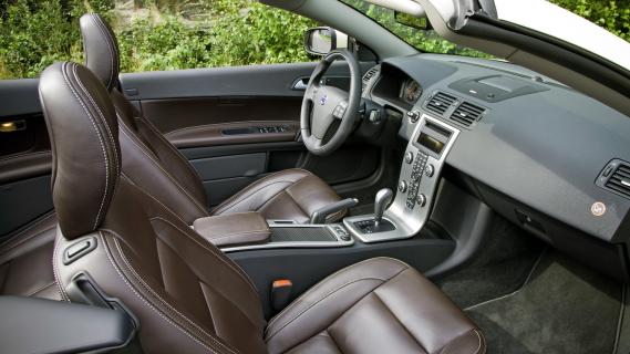 Volvo C70 T5 (2006) interieur bruin