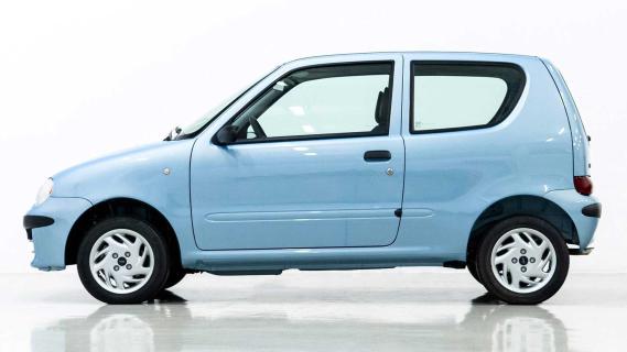 Zijkant Fiat Seicento (2002)