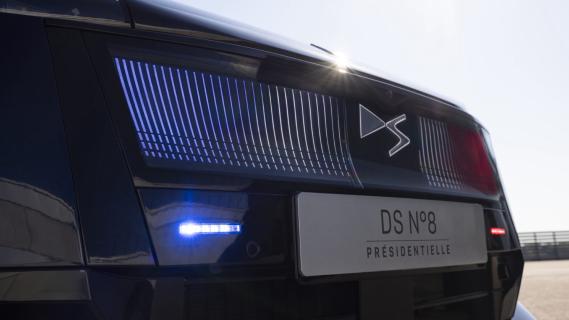 DS N°8 Présidentielle blauw 2025 neus met Franse vlag erin
