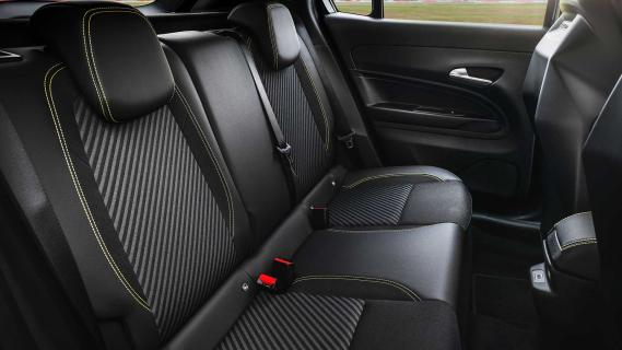 Abarth 600e achterbank