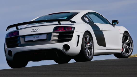 Audi R8 GT wit (2011) zijkant rechts schuin achter