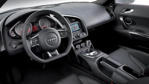Audi R8 V8 quattro zilvergrijs (2008) interieur dashboard schuin