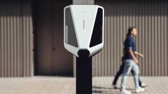 Easee Charge Max advertorial 2025: lader op paal