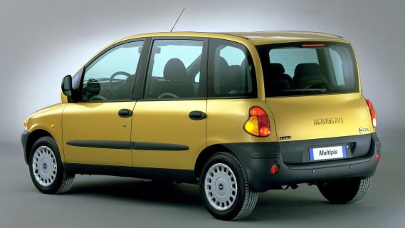 Fiat Multipla (186) geel (2002) zijkant links schuin achter