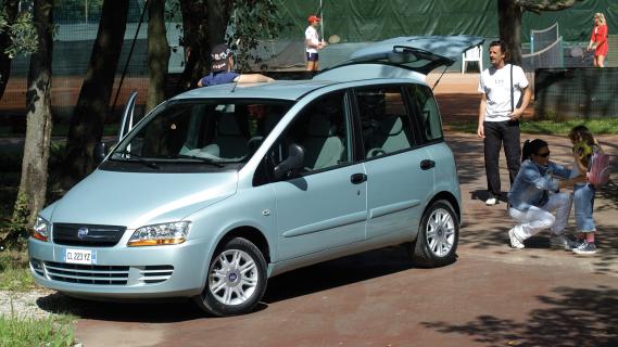 Fiat Multipla (186) groen (2004) zijkant links schuin voor