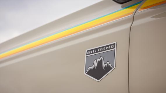Ford Bronco Coastal Package beige (2025) badge zijkant rechts detail