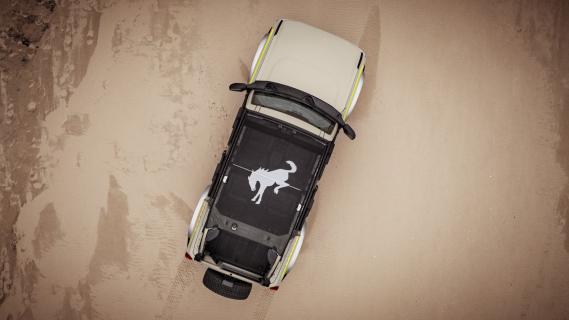 Ford Bronco Coastal Package beige (2025) bovenzijde Bimini top erop