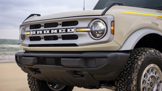 Ford Bronco Coastal Package beige (2025) voorzijde neus detail grille