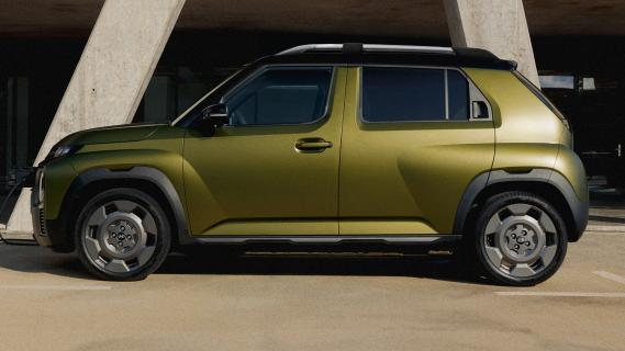Hyundai Inster Cross groen (2025) zijkant links
