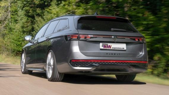 Volkswagen Passat Passat Variant KW V3 BBS CI-R (2025) zijkant links schuin achter rijdend zonlicht