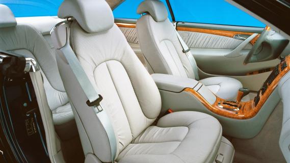 Mercedes CL 500 (C215) zilver (1999) interieur beige stoelen en achterbank