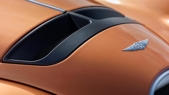 Morgan Supersport brons (2025) motorkap badge luchtinlaat