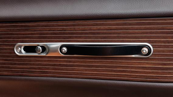Morgan Supersport brons (2025) interieur deurgreep leer hout