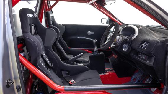 Nissan Micra 350SR restomod (K12) concept grijs (2025) interieur zijkant links