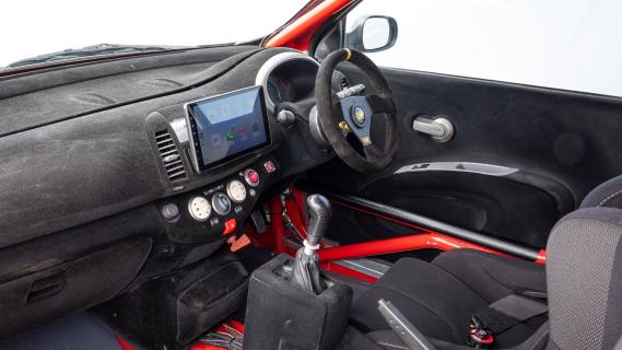 Nissan Micra 350SR restomod (K12) concept grijs (2025) interieur zijkant rechts