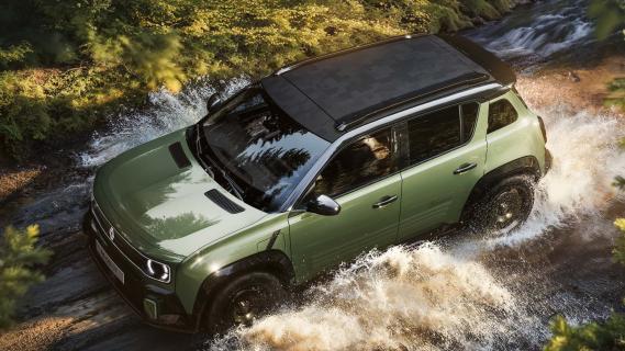 Renault 4 Savane 4x4 Concept Jade Green groen (2025) zijkant links schuin hoog rijdend door water