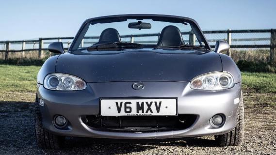 Rocketeer Mazda MX-5 MXV6 (NB) grijs (2025) voorkant