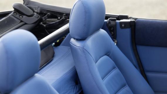Rocketeer Mazda MX-5 MXV6 (NA) oranje (2025) interieur stoelen